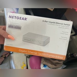 Net Gear 5 Port Gigabet Ethernet switch